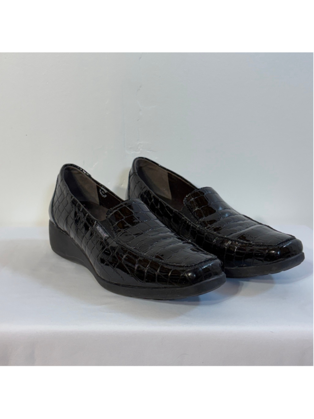 Mephisto Air-Jet Womens Black Patent Croc-Print Leather Dress Wedge Loafers US 9